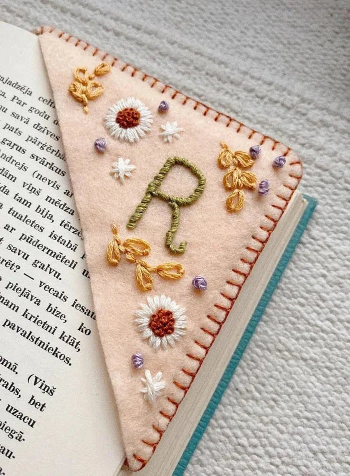 SeasonalSignature Stitch Clips Bookmarks