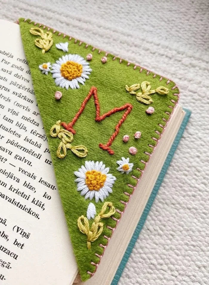 SeasonalSignature Stitch Clips Bookmarks